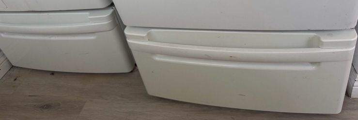 White Washer Dryer Pedestal Stands Pair