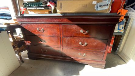 Dresser