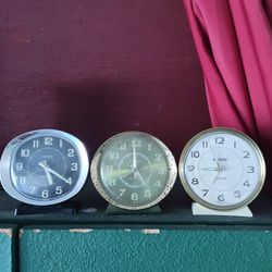 Vintage Wind Up Clocks