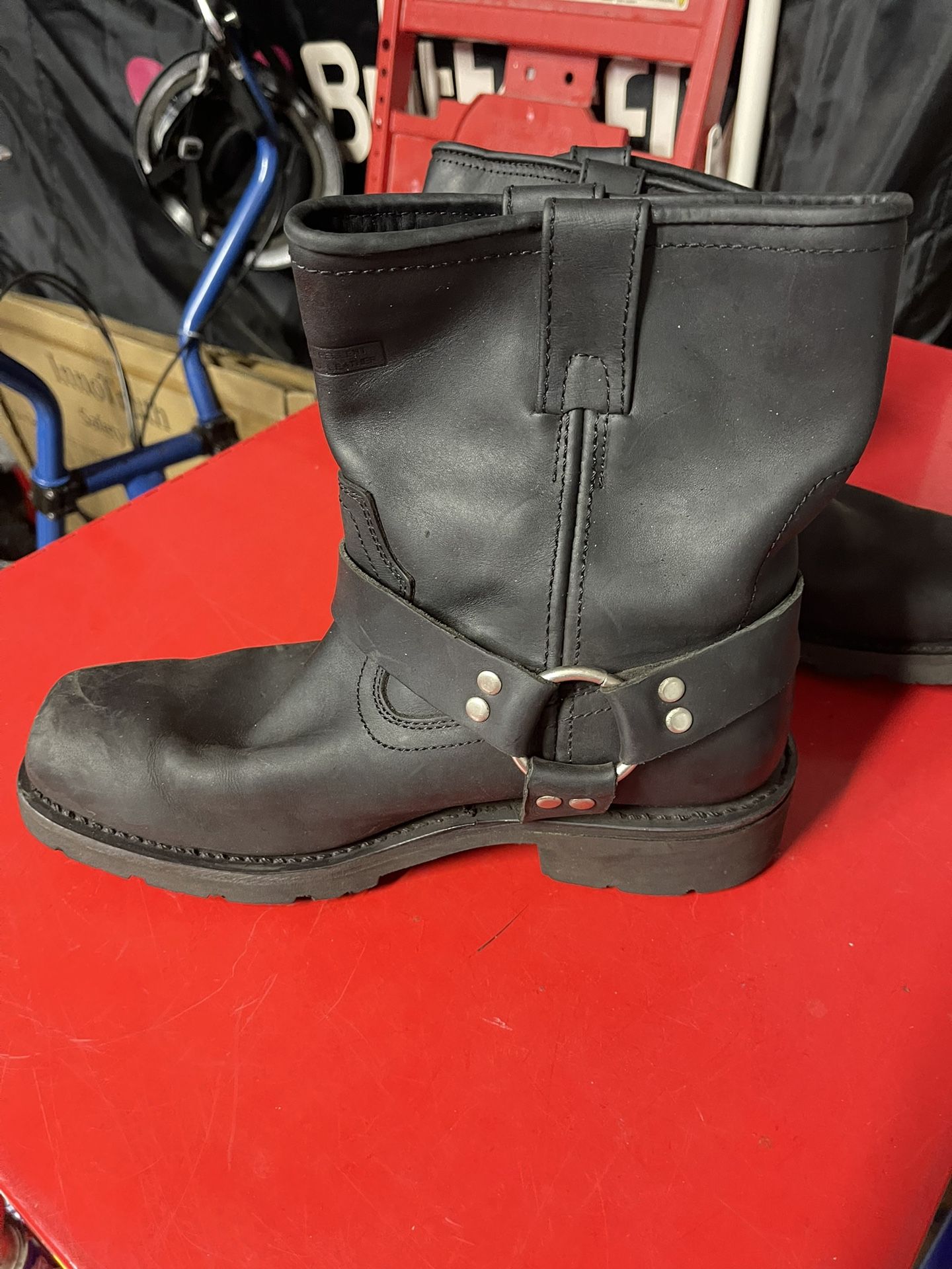 XELEMENT MENS MOTORCYCLE BOOTS HARDLY USED