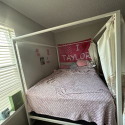 Queen Canopy Bed
