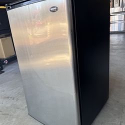 Sanyo MINI FRIDGE Stainless Steel