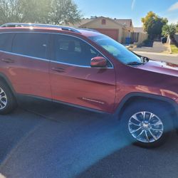 2017 Jeep Cherokee $11,000