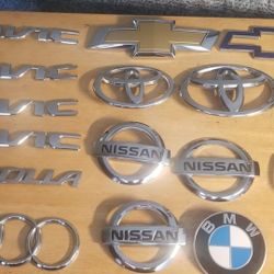 Cars Emblems,diferents Brands $8.00 Each