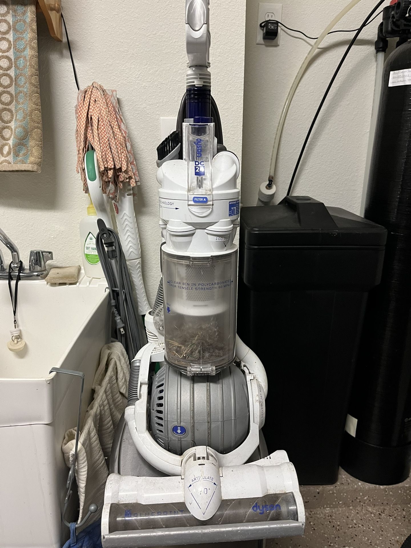 Dyson Vacuum 