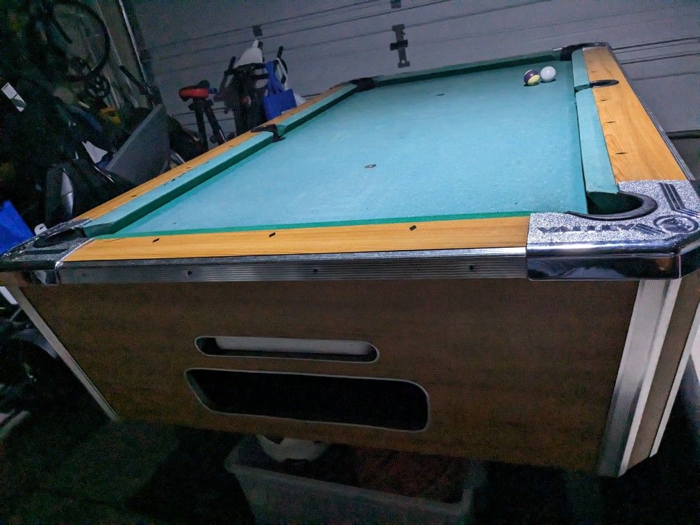 Valley Cougar Pool Table