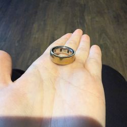 Oura ring Size 8 GOLD