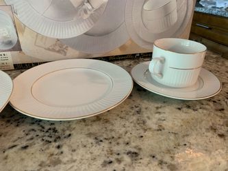 Everyday Gibson dinner entree plates, cups, dinnerware set with gold trimming ($30 each or $100 in total for all four) and Grand Noblesse Wine glasses