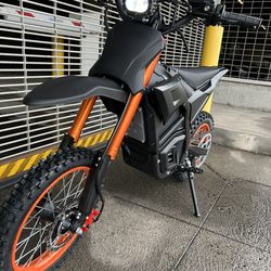 🚚 FREE Delivery - Brand New Electric E-Mini Dirt Bike, Chain Driven, 4000W, 40Mph