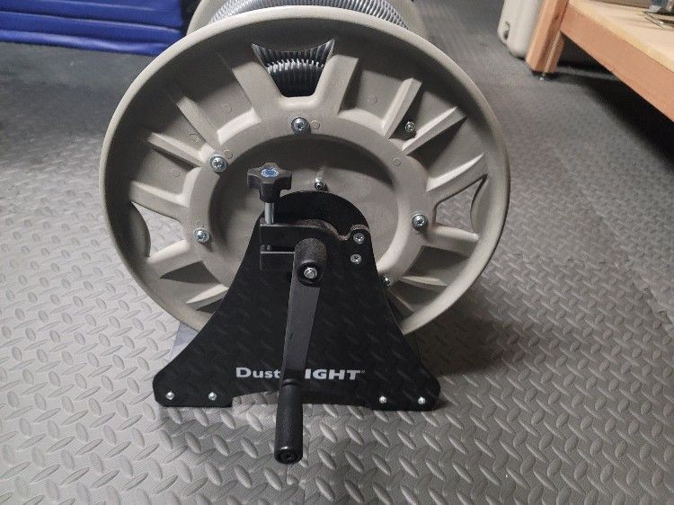 Rockler Dust Right Hose Reel With 16 Ft Centec Hose