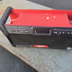 Milwaukee Bluetooth Jobsite Radio W'-Battery