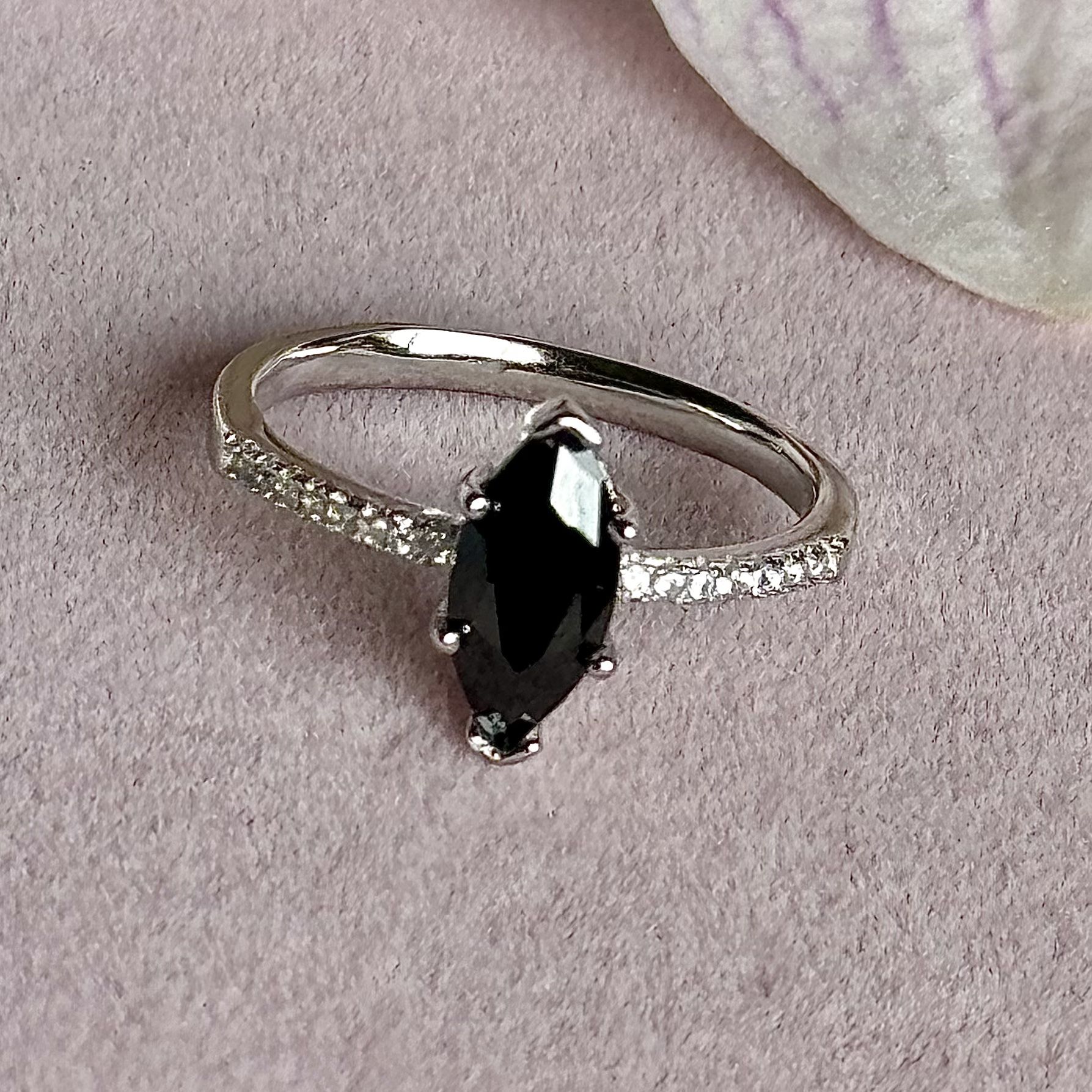 925 Sterling Silver Ring 💍 Black and Clear CZ Size 7
