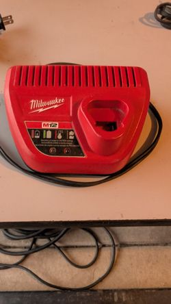 Milwaukee M12 battery charger