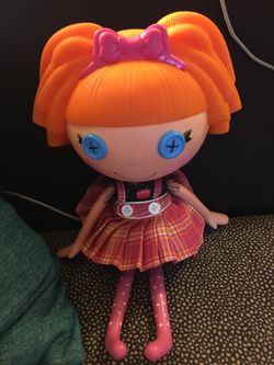 Bitty Buttons- Bea Spells a Lot