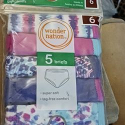 Girls Gently used Bundles Available.  Size 2t-7. 