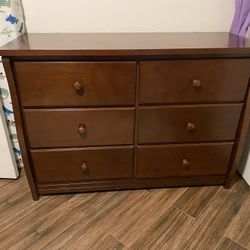 Dresser And Crib With Mattress 
