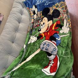Vintage Blanket Twin Throw Mickey Mouse Walt Disney Plus Soft 90s Soccer Boy  Great pre owned Mickey plush blanket thick and heavy  Great quality  Lik
