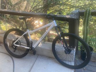 Grizzly bike MTB 29 white
