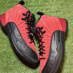Jordan 12 Reverse Flu game Size 8.5M