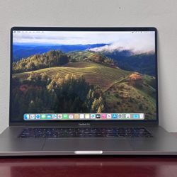 2019 Apple MacBook Pro 16”, 32 GB & 1TB ssd i9