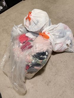 GIRLS’ CLOTHING, SHOES & TOYS LOT