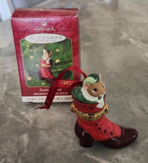 Fashion Afoot First In Series 2000 Hallmark Keepsake Ornament Shoe Hinged Box Mouse