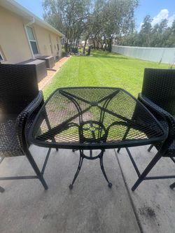 Outdoor table and chairs