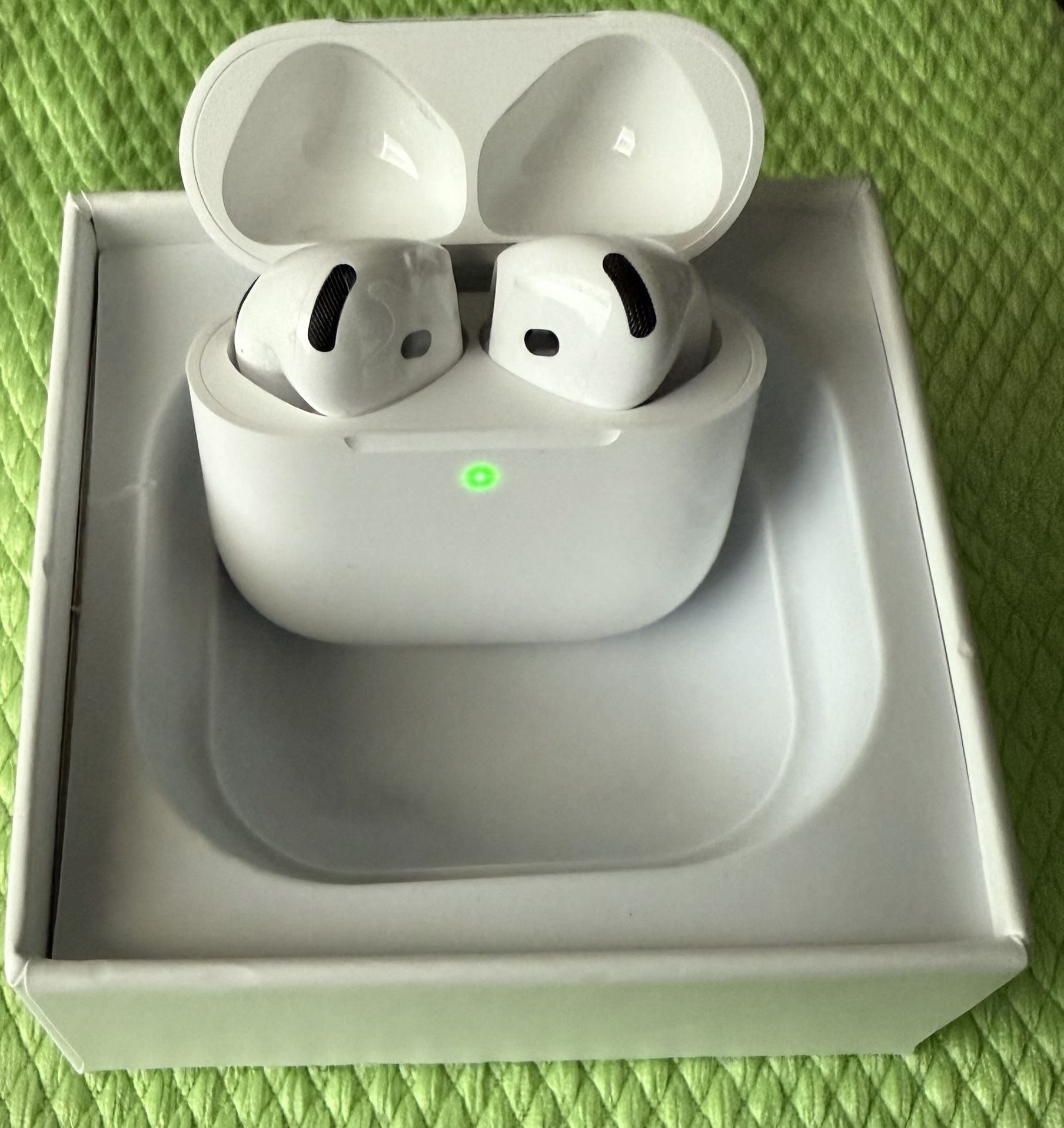 Apple AirPods ANC