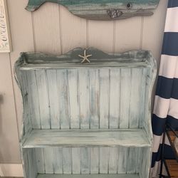 Bookshelf Beachy