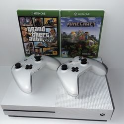 Xbox One S + 2 Wireless Controllers + Minecraft + GTA5