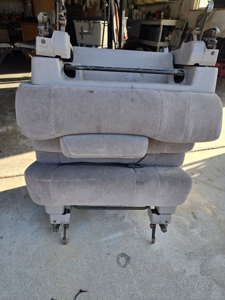 2004 Toyota Sequoia