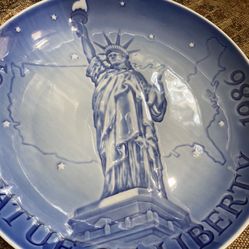 STATUE OF LIBERTY PLATE
