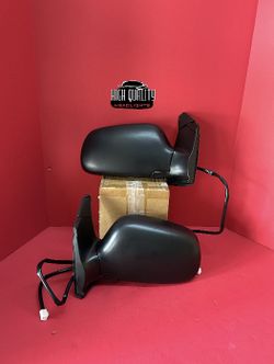 Toyota Sienna 1999. 2003 Door Mirror.