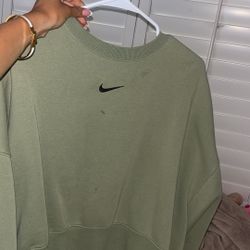 CROPPED GREEN NIKE HOODIE 
