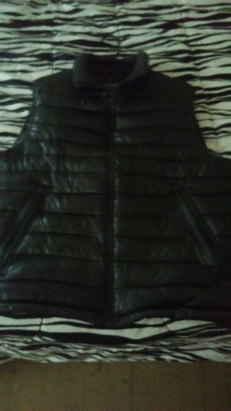 American Eagle vest brand new