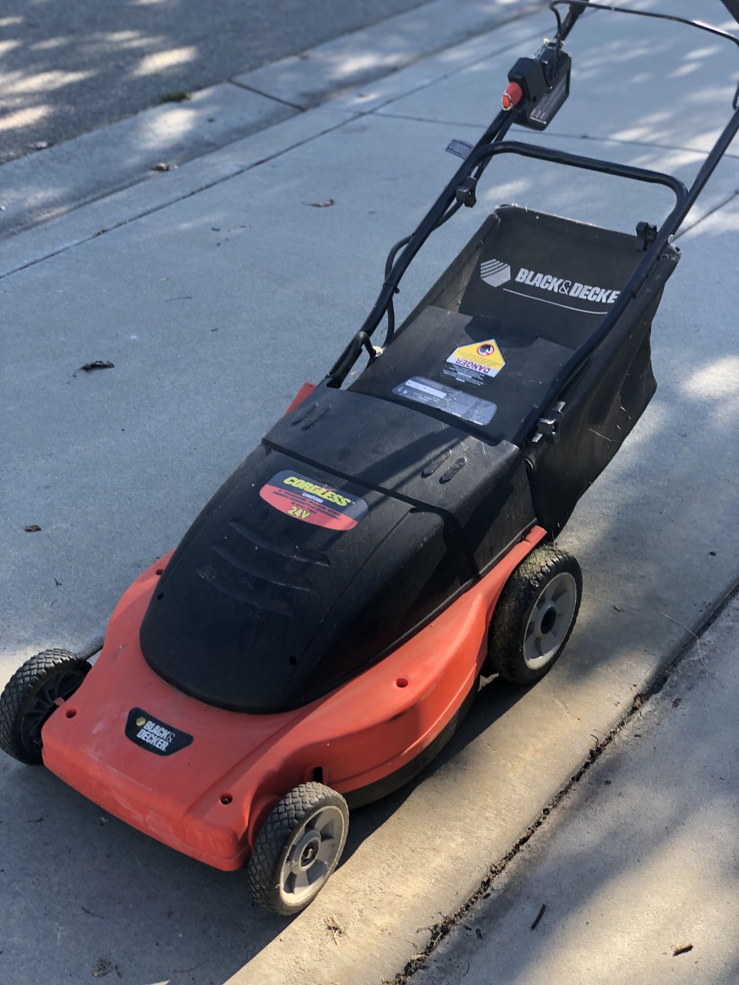 Cordless Lawn Mower Black Decker 24v for Sale in Oceanside CA OfferUp