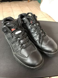 SnapOn safety shoes