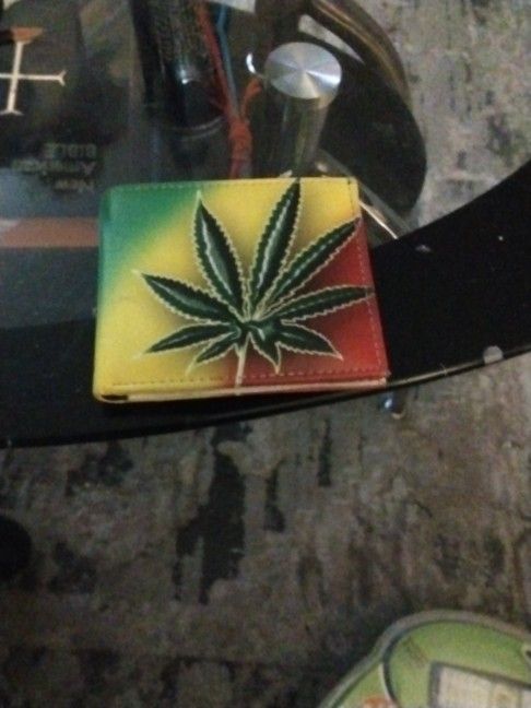 Wallet  Pot Leaf On Front Leather 15.00 New 