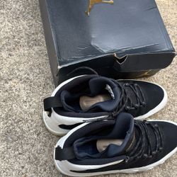 Air Jordan 9 Retro – Black/White – Size 13 US