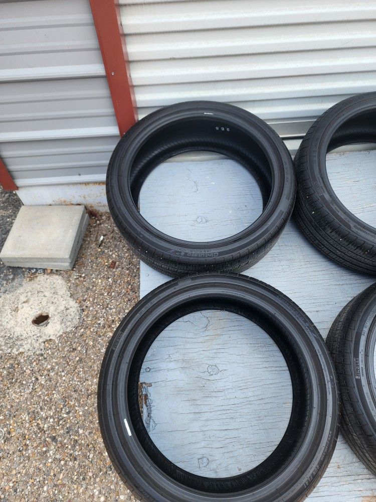 Vendo un Set completo de llantas marca pirelli cinturato p7 all season run flat medida 225/40/R19