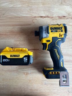 Dewalt Impact driver and 5 amp battery