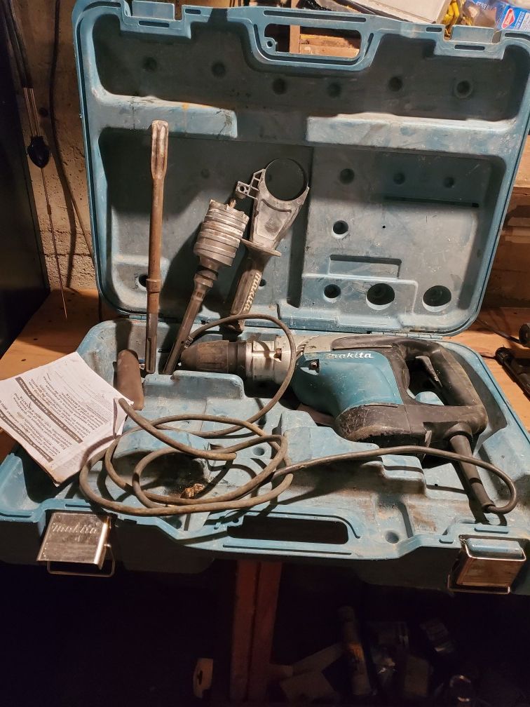 Makita HR4002 Rotary Hammer Drill