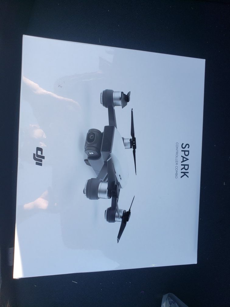 Dji Spark Drone Alpine White With Remote Control Combo