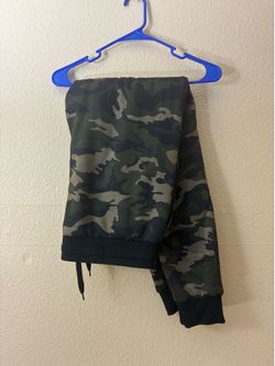Men’s Surplus Sherpa-Lined Camo Jogger Sweatpants