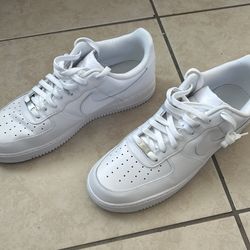 White airforce 1’s size 13