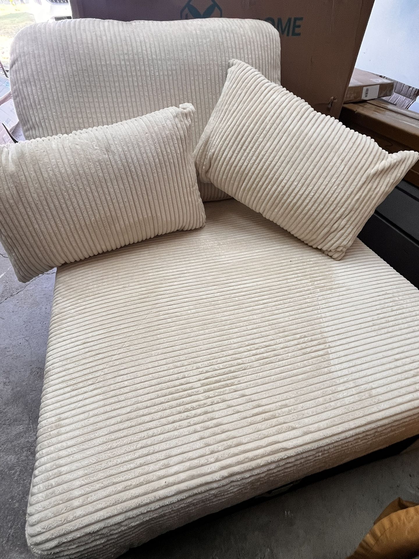 Ottoman/chai