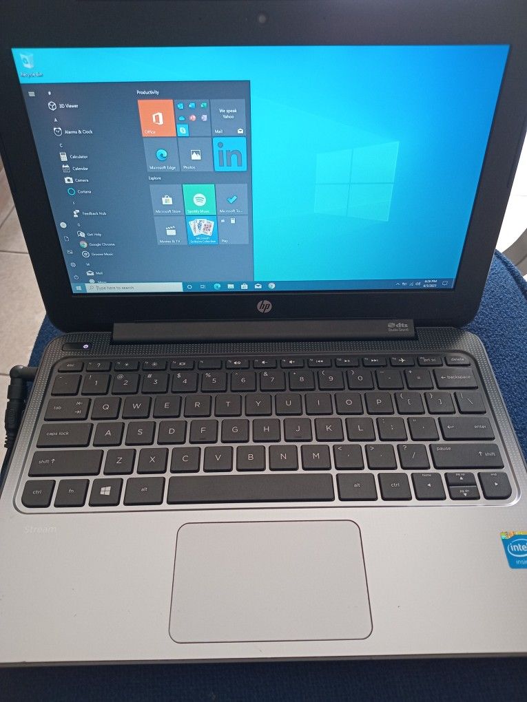 Hp Laptop For Parts Only WiFi And Touch Pad Doesn't Work $10 Firm