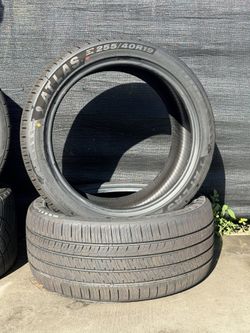 255 40 R19