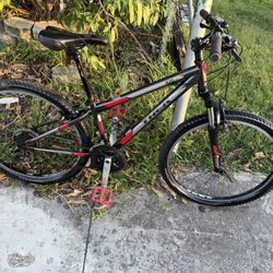FOR SALE: TREK 820 BIKE – NEEDS TUNE UP – $100 FIRM