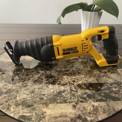 DeWalt Saw (Cordless)